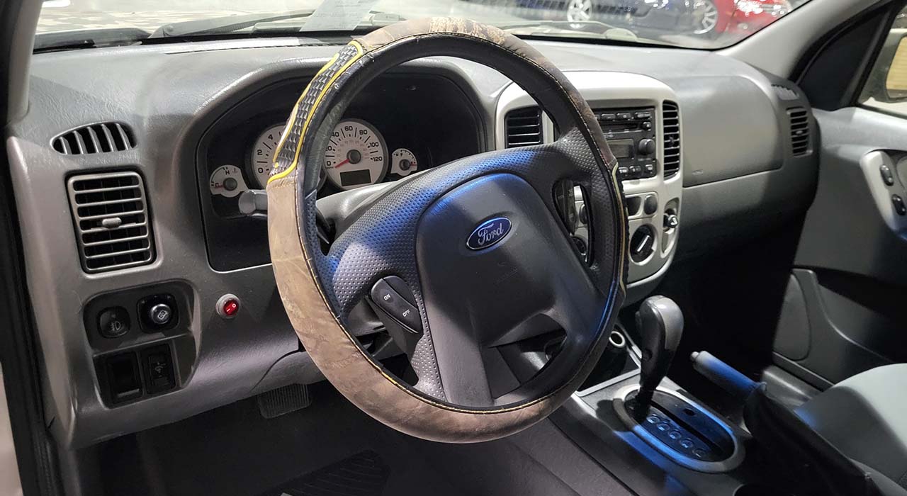 5th Image of a 2005 FORD ESCAPE XLT