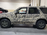 Image 3 of 11 of a 2005 FORD ESCAPE XLT