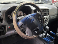 Image 6 of 11 of a 2005 FORD ESCAPE XLT