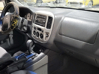 Image 8 of 11 of a 2005 FORD ESCAPE XLT