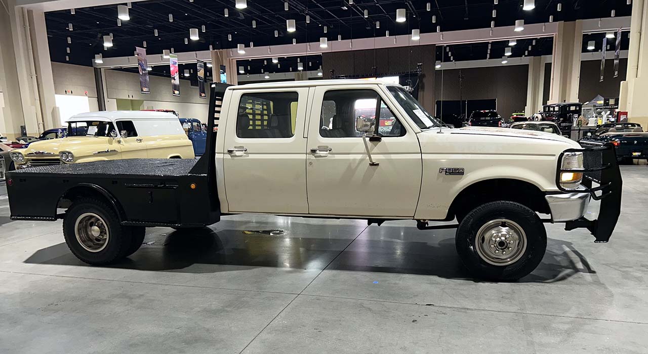 2nd Image of a 1994 FORD F-350
