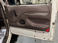 Image 7 of 11 of a 1994 FORD F-350