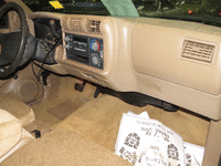 Image 8 of 11 of a 1997 CHEVROLET S10
