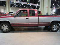 Image 3 of 12 of a 1988 CHEVROLET K2500
