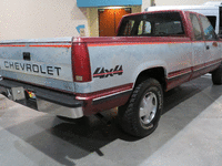 Image 4 of 12 of a 1988 CHEVROLET K2500
