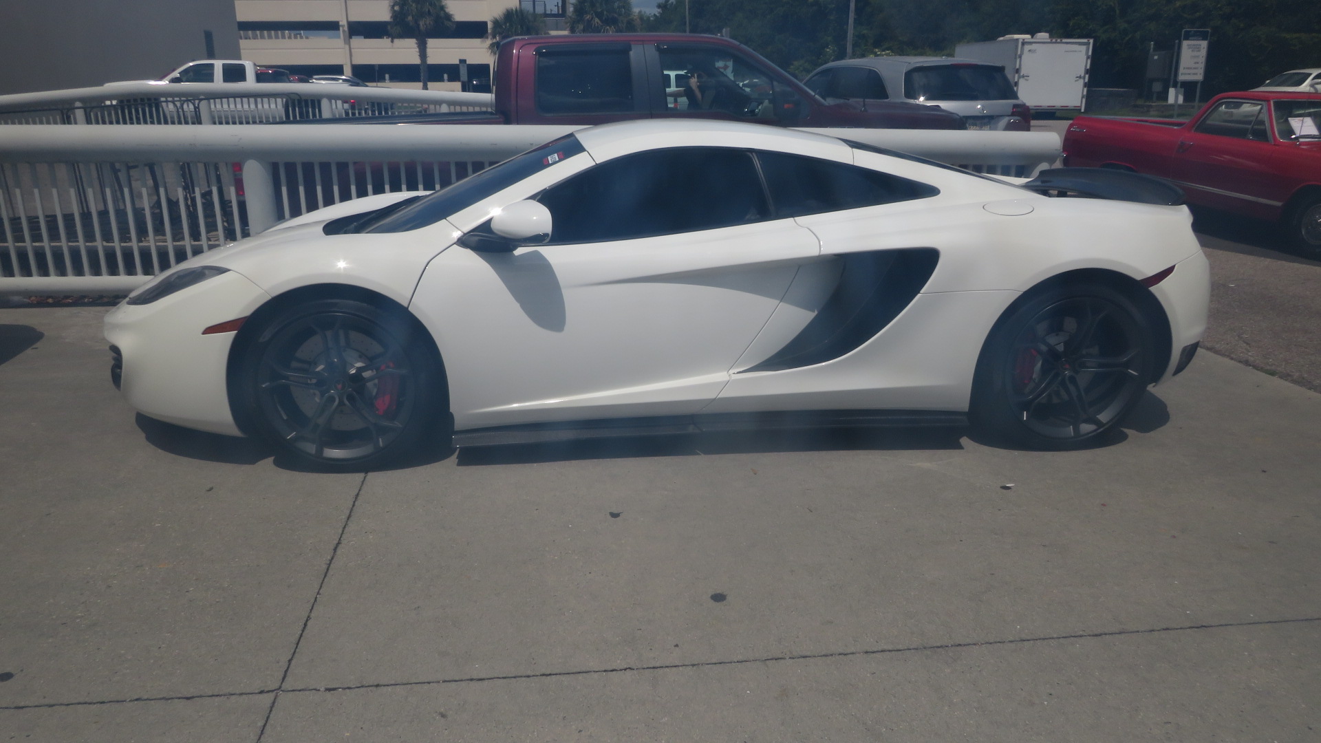 2nd Image of a 2012 MCLAREN MP4-12C