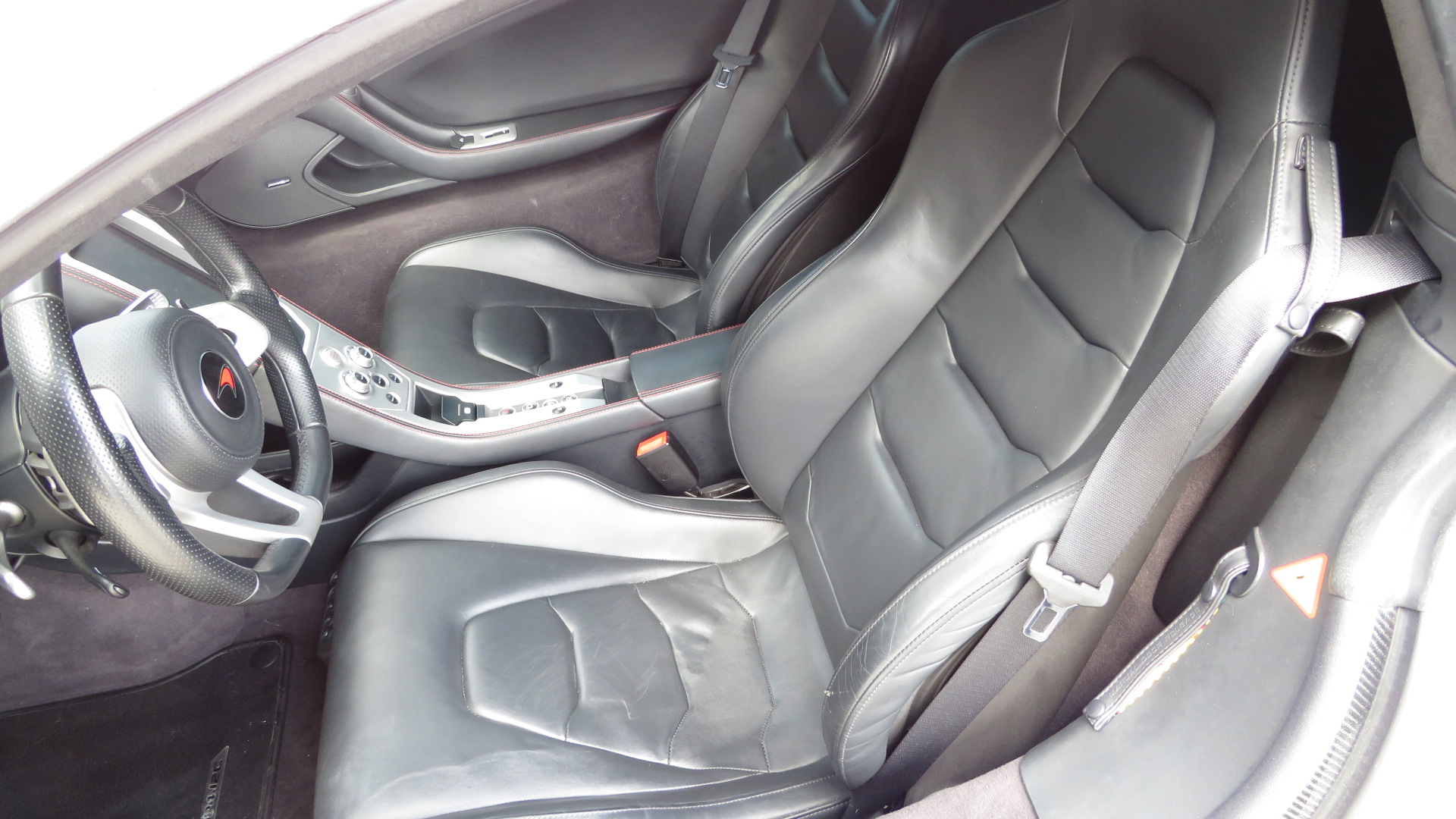 7th Image of a 2012 MCLAREN MP4-12C