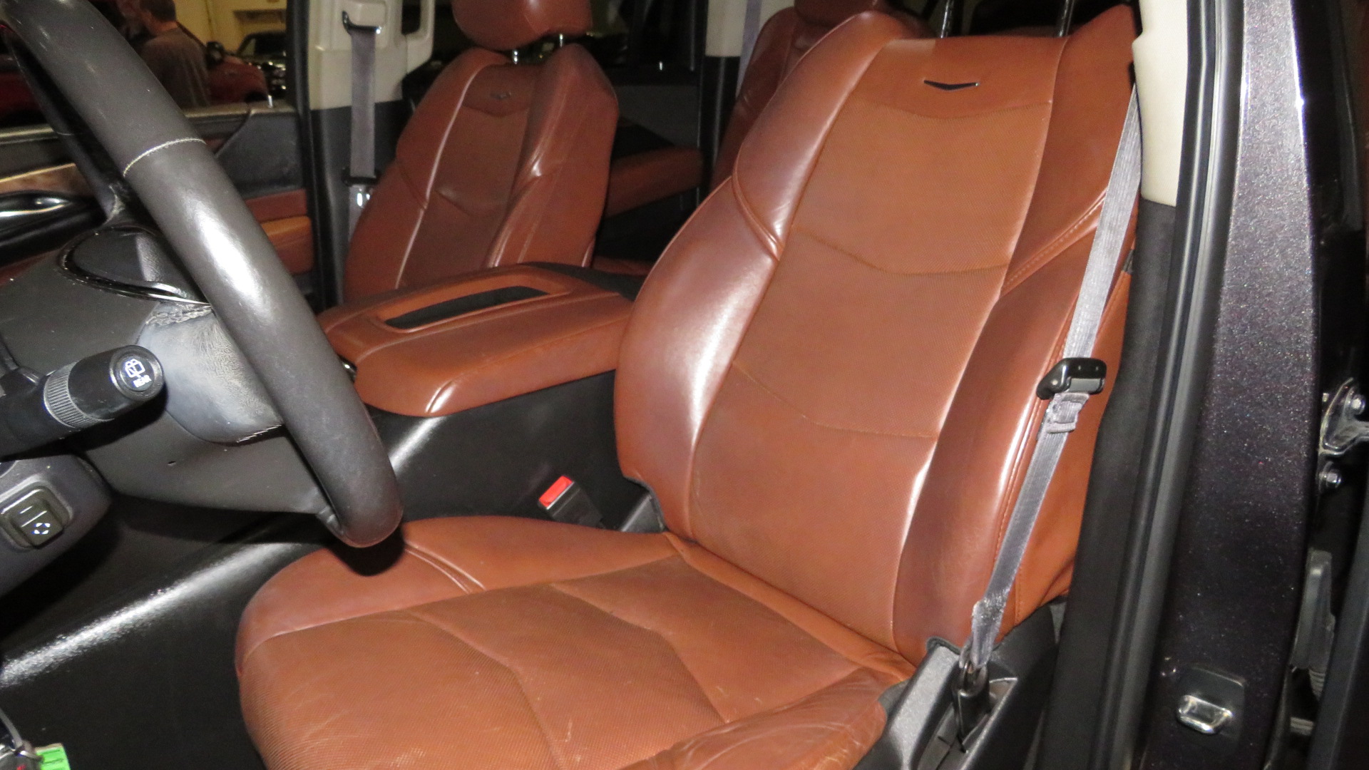 5th Image of a 2015 CADILLAC ESCALADE ESV PREMIUM