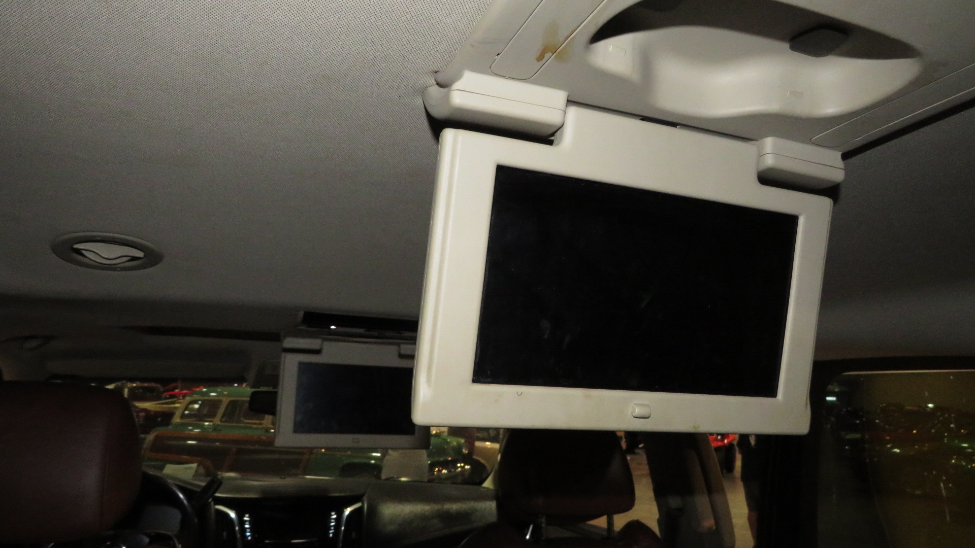 11th Image of a 2015 CADILLAC ESCALADE ESV PREMIUM