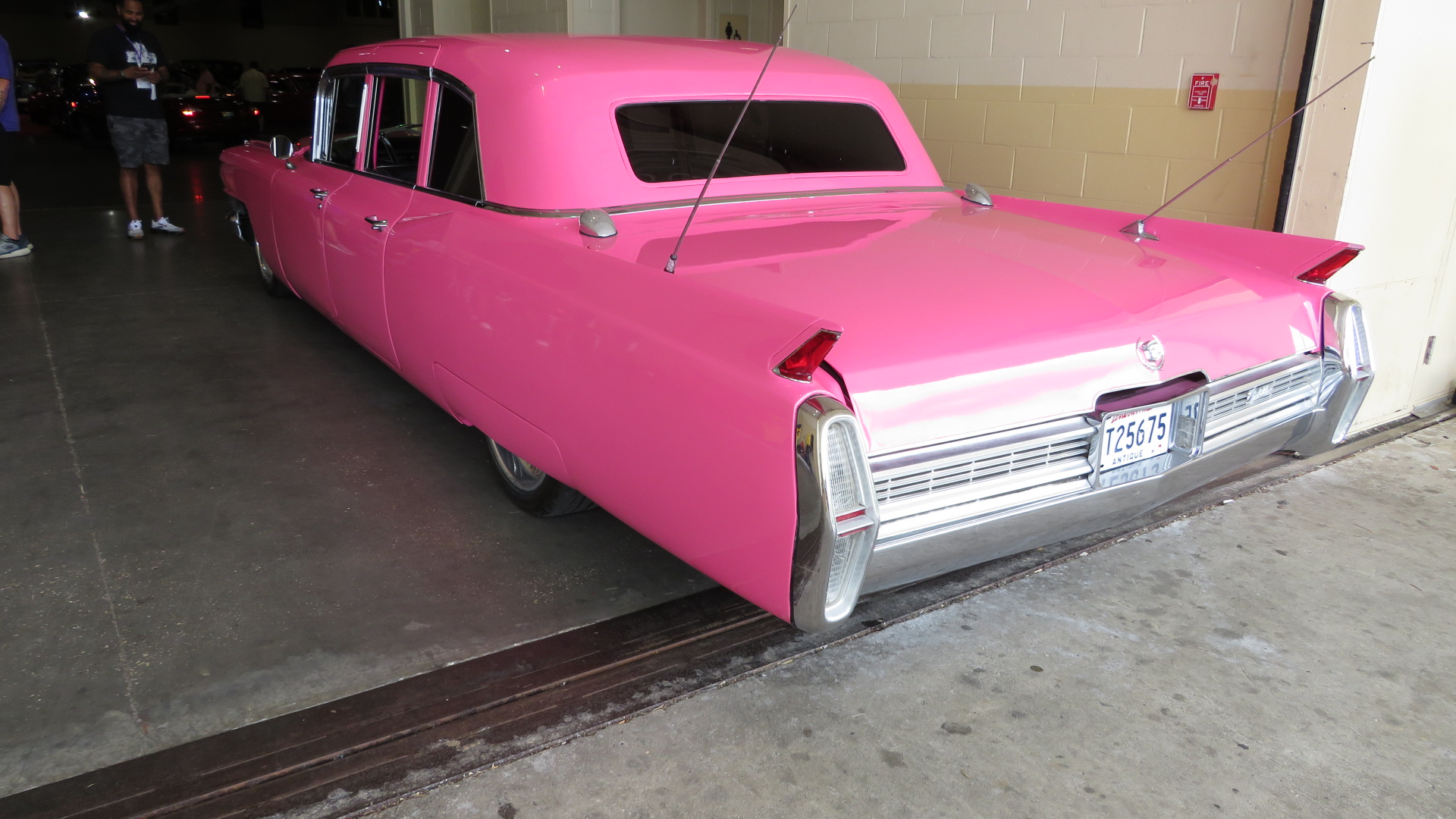 2nd Image of a 1965 CADILLAC SERIES 75