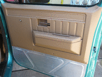 Image 10 of 12 of a 1981 GMC SIERRA