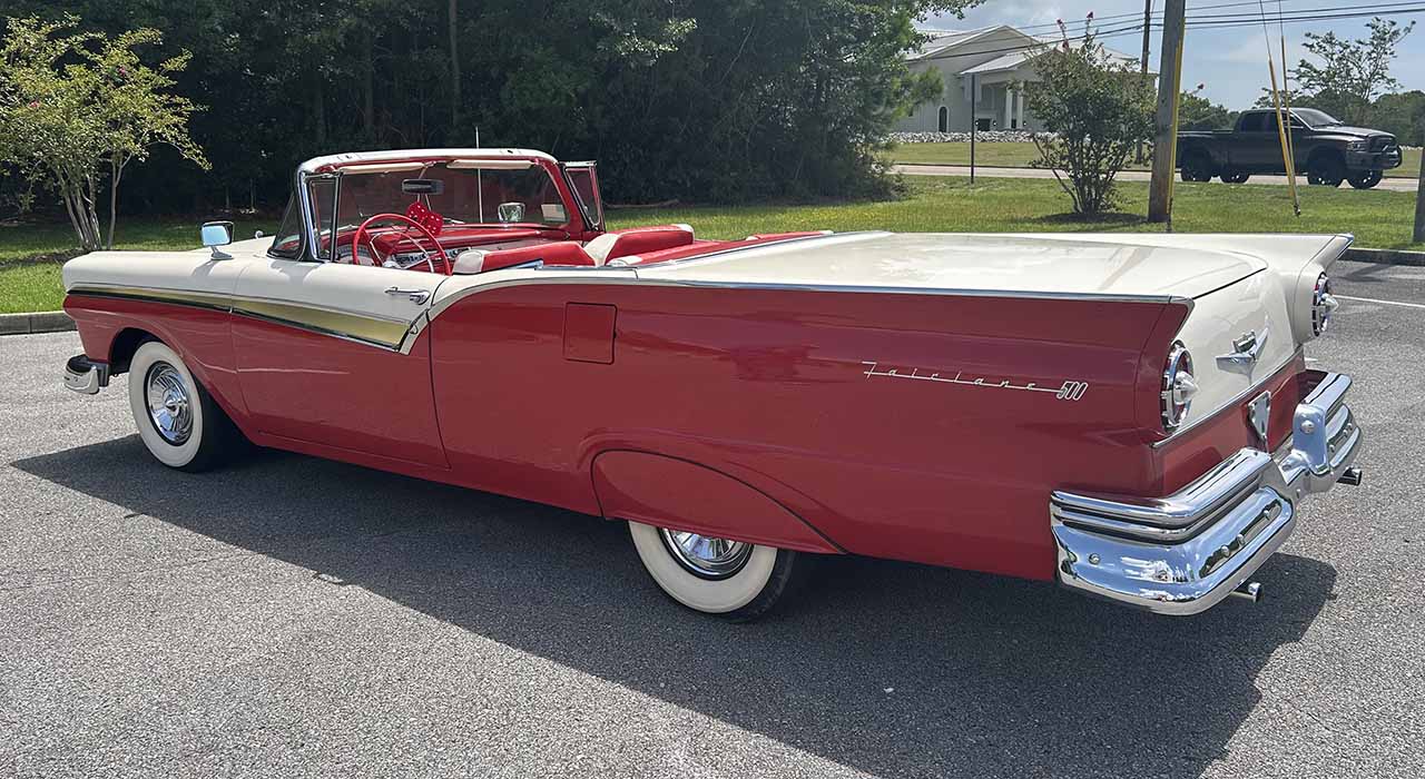 2nd Image of a 1957 FORD SKYLINER