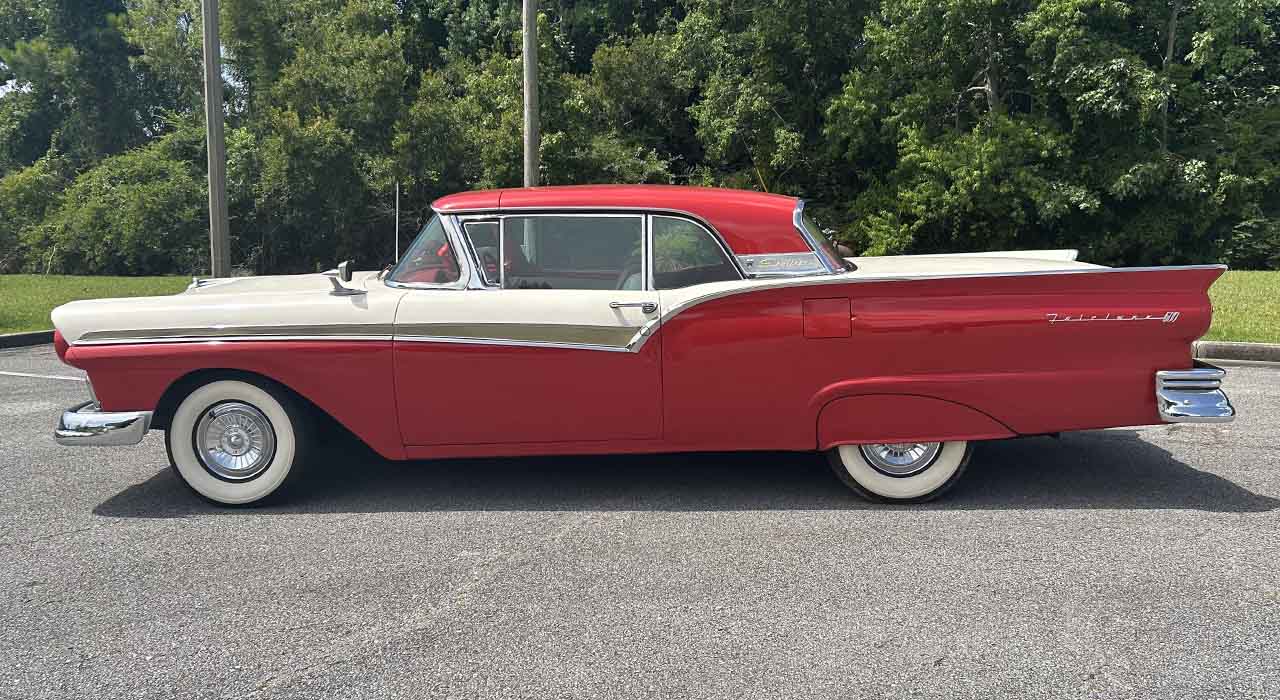 4th Image of a 1957 FORD SKYLINER