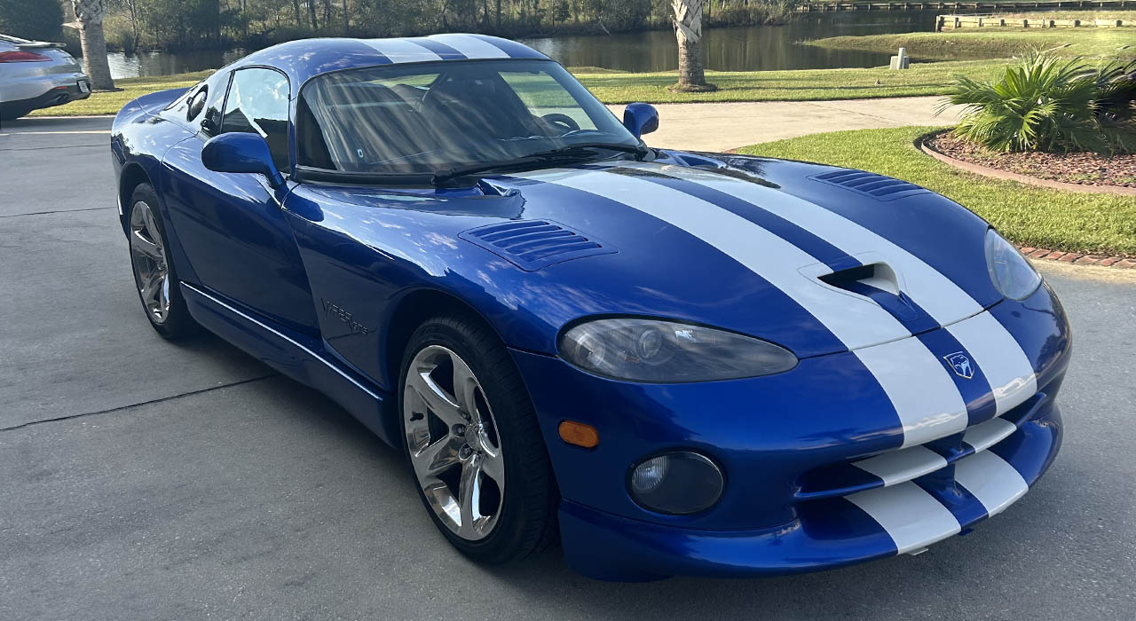 1st Image of a 1997 DODGE VIPER GTS