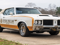 Image 2 of 13 of a 1972 OLDSMOBILE HURST 442