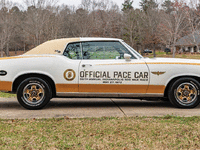 Image 7 of 13 of a 1972 OLDSMOBILE HURST 442