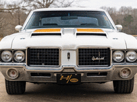 Image 8 of 13 of a 1972 OLDSMOBILE HURST 442