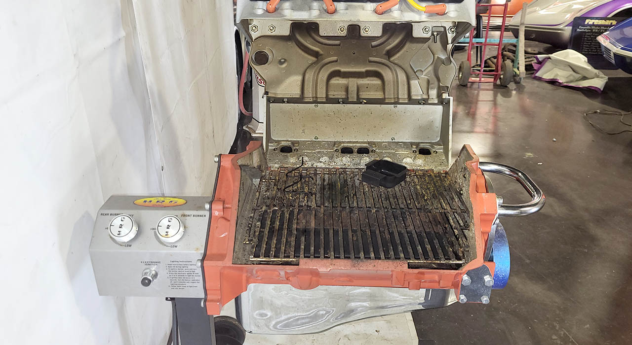 4th Image of a N/A HOT ROD GRILLS HOT ROD V8