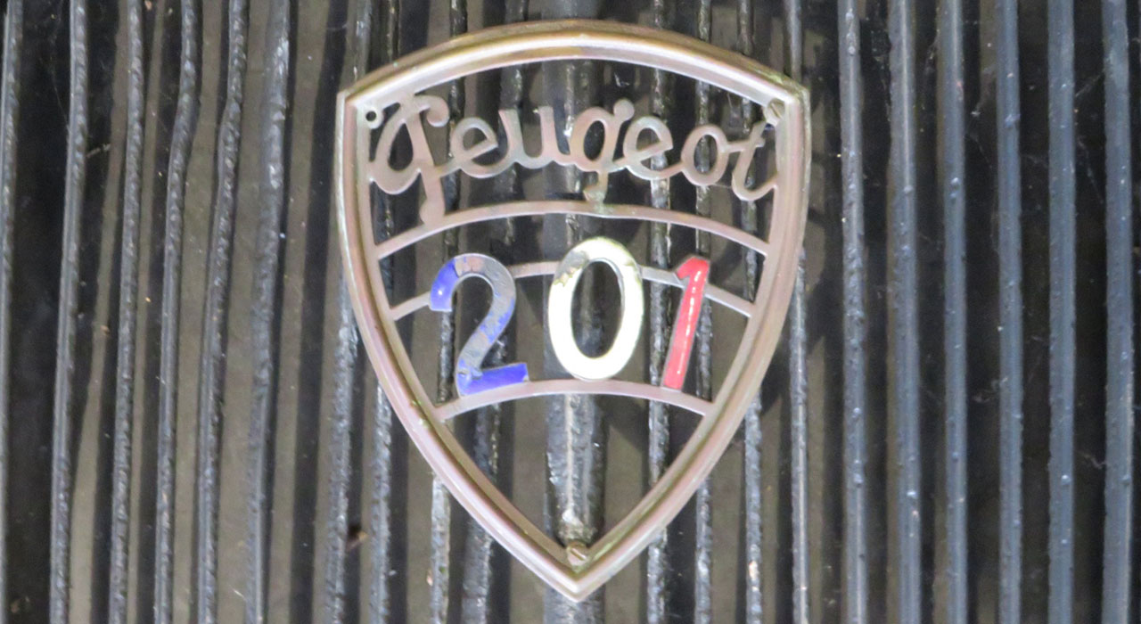 4th Image of a N/A PEUGEOT GRILL