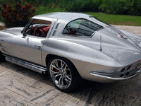 Image 9 of 26 of a 1963 CHEVROLET CORVETTE RESTOMOD