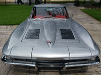 Image 16 of 26 of a 1963 CHEVROLET CORVETTE RESTOMOD
