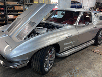 Image 18 of 26 of a 1963 CHEVROLET CORVETTE RESTOMOD