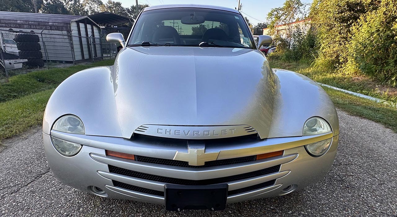 8th Image of a 2005 CHEVROLET SSR