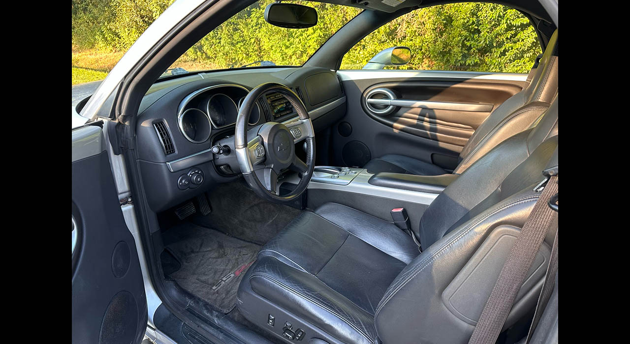 11th Image of a 2005 CHEVROLET SSR