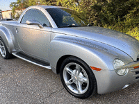 Image 2 of 16 of a 2005 CHEVROLET SSR