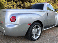 Image 5 of 16 of a 2005 CHEVROLET SSR