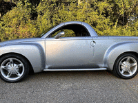 Image 7 of 16 of a 2005 CHEVROLET SSR