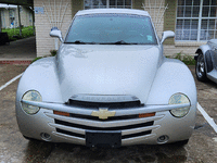 Image 10 of 16 of a 2005 CHEVROLET SSR