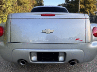 Image 11 of 16 of a 2005 CHEVROLET SSR