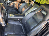 Image 13 of 16 of a 2005 CHEVROLET SSR