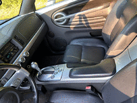 Image 14 of 16 of a 2005 CHEVROLET SSR