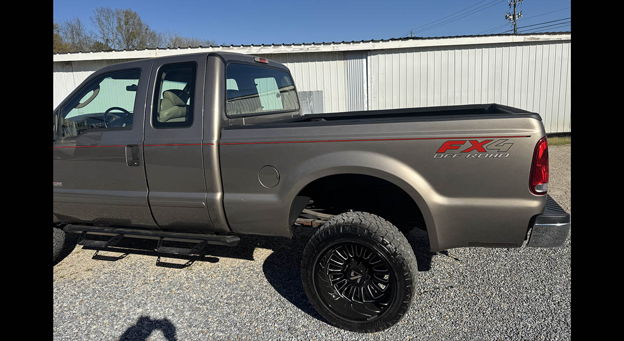 4th Image of a 2003 FORD F250