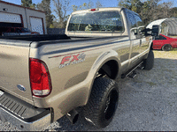 Image 6 of 24 of a 2003 FORD F250