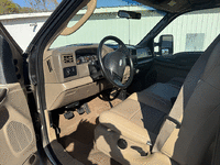 Image 14 of 24 of a 2003 FORD F250