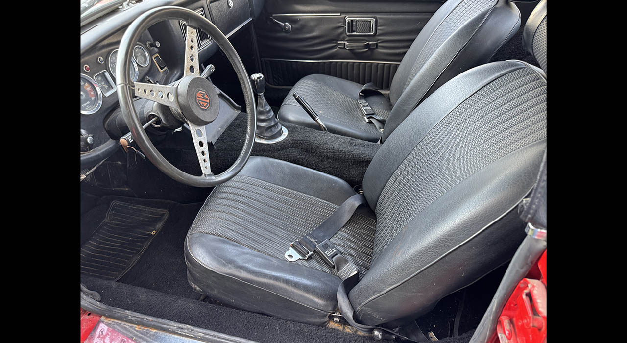 4th Image of a 1972 MG MGB