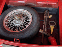 Image 9 of 14 of a 1972 MG MGB