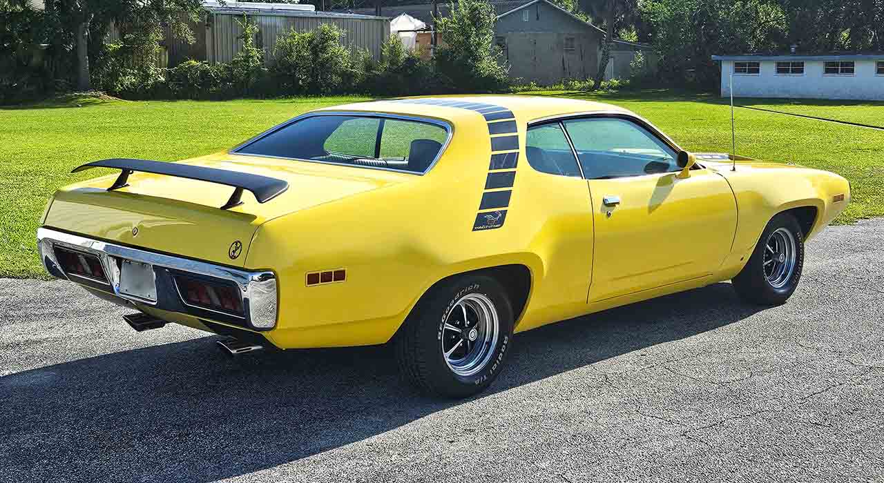 3rd Image of a 1971 PLYMOUTH ROADRUNNER