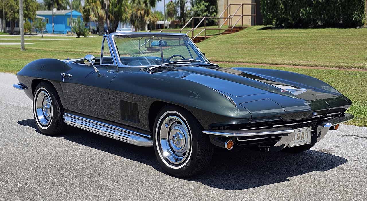1st Image of a 1967 CHEVROLET CORVETTE