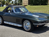 Image 3 of 21 of a 1967 CHEVROLET CORVETTE