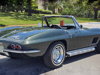 Image 6 of 21 of a 1967 CHEVROLET CORVETTE