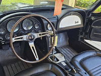Image 15 of 21 of a 1967 CHEVROLET CORVETTE