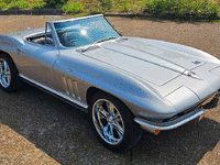 Image 2 of 8 of a 1966 CHEVROLET CORVETTE