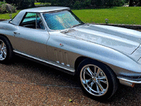 Image 3 of 8 of a 1966 CHEVROLET CORVETTE