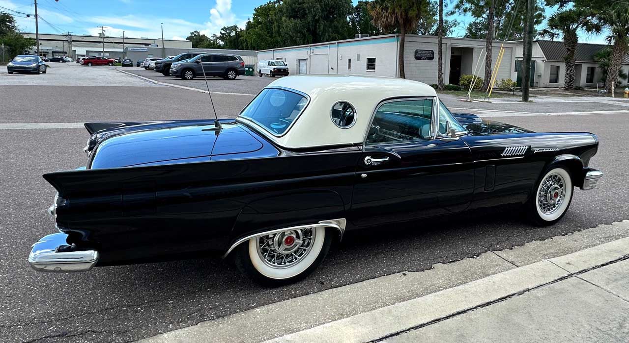 12th Image of a 1957 FORD THUNDERBIRD