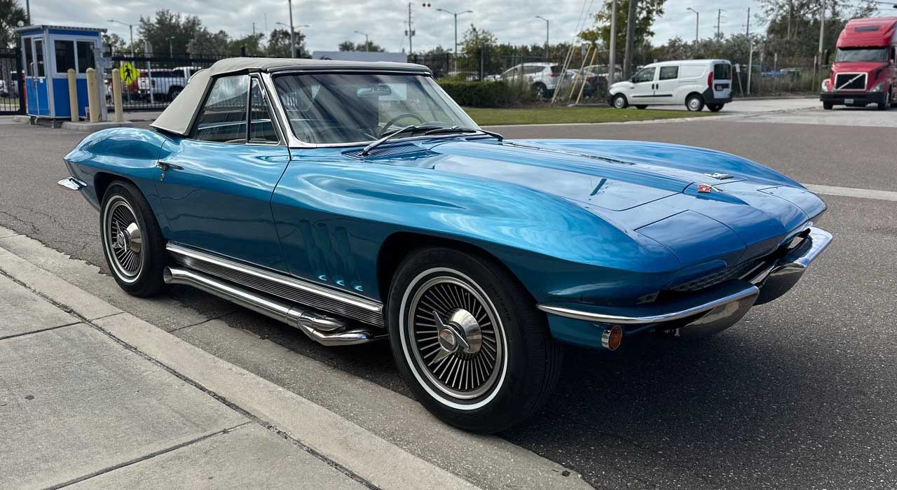 1st Image of a 1966 CHEVROLET CORVETTE