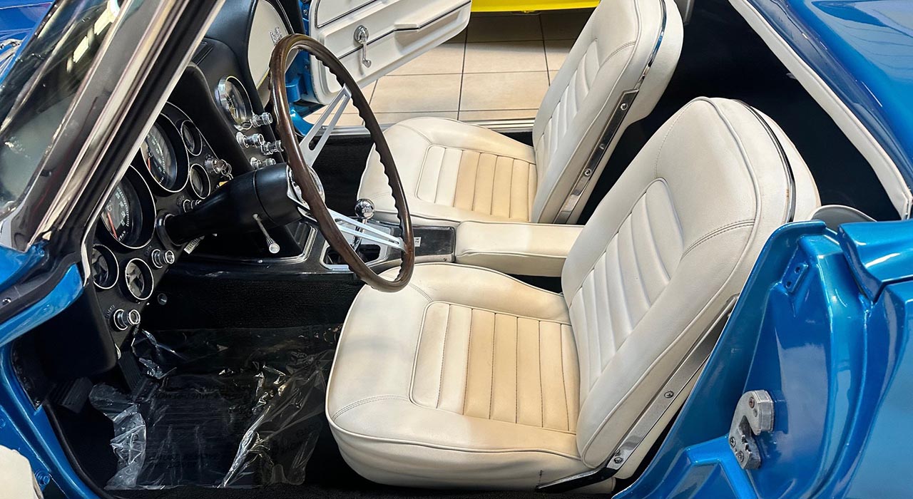 17th Image of a 1966 CHEVROLET CORVETTE